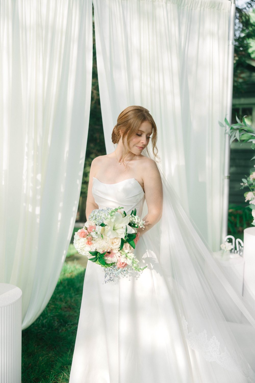 Katrina at the ceremony curtain