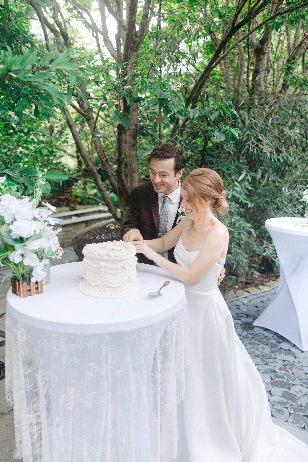 Cutting the cake