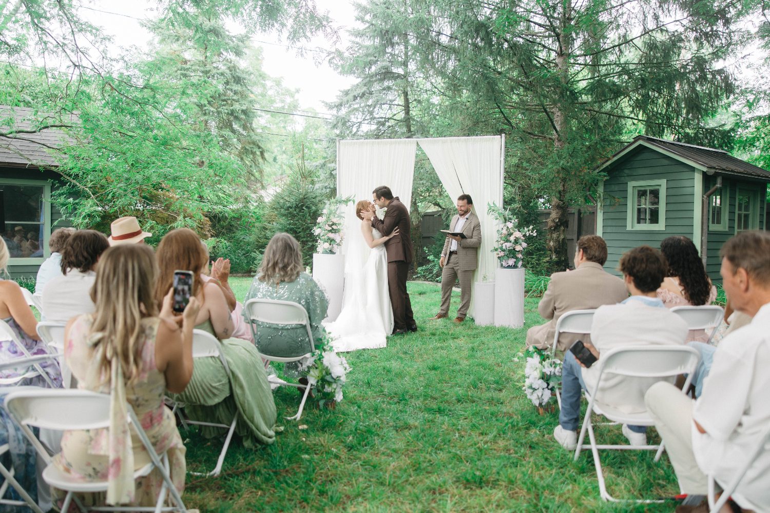 The kiss, seen from the back of the seats